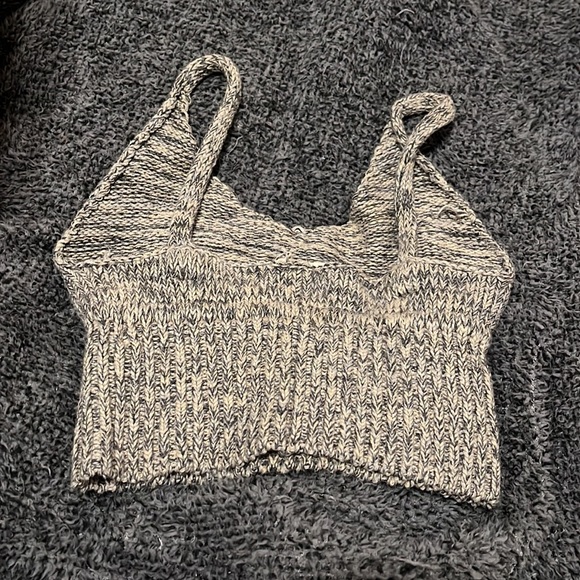 Urban Outfitters - knit cropped tank, very stretchy, v neck. Size S. - Picture 2 of 3